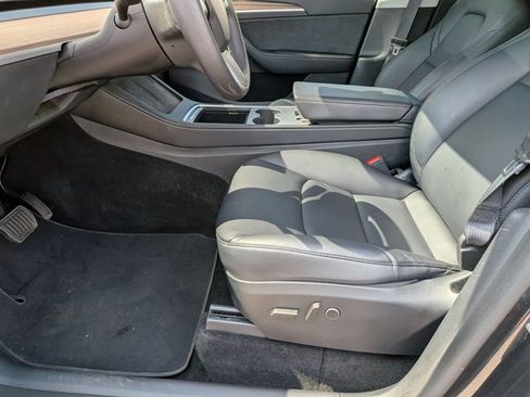 Used 2024 Tesla Model Y 2WD image 16