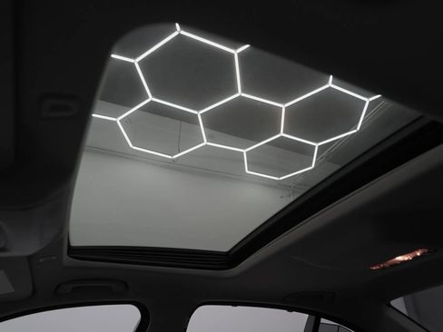 Used 2011 BMW 550i Sedan image 24