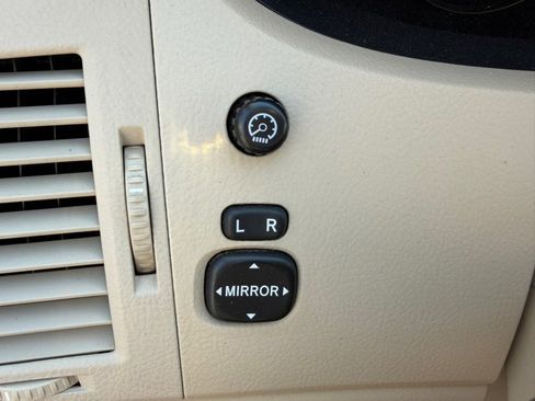 Used 2007 Toyota Avalon XLS FWD image 38