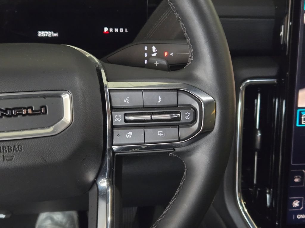 Used 2025 GMC Yukon Denali AWD/4WD image 28