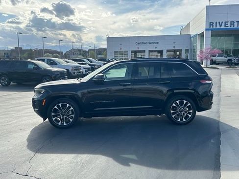 Used 2023 Jeep Grand Cherokee Overland w/ Advanced Protech Group III AWD/4WD image 21