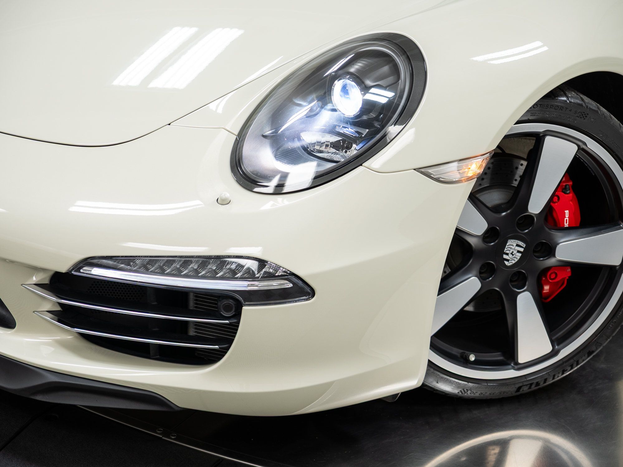 Certified 2014 Porsche 911 50th Anniversary Edition RWD image 51