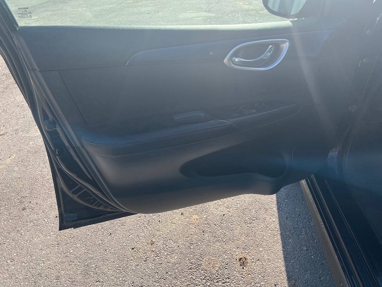 Used 2019 Nissan Sentra SR FWD image 3