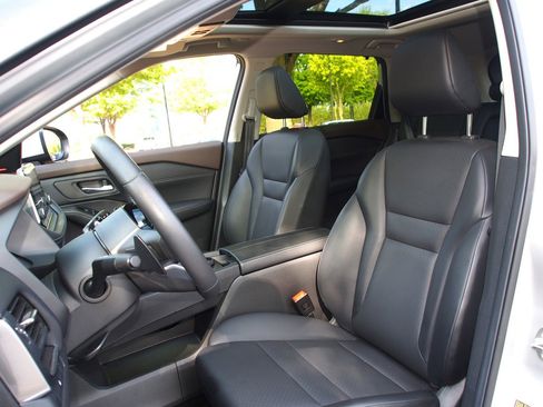 Used 2023 Nissan Rogue SV w/ SV Premium B Package image 16