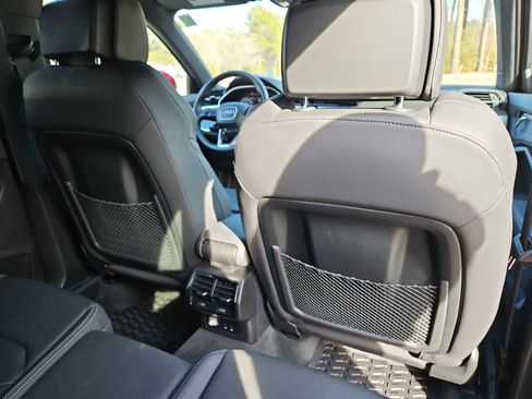 Used 2024 Audi Q3 2.0T Premium Plus image 18