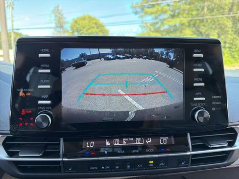 Used 2023 Toyota Sienna XLE AWD/4WD image 11
