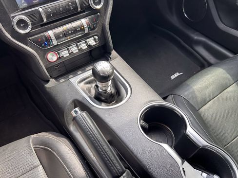 Used 2018 Ford Mustang GT Premium RWD image 21