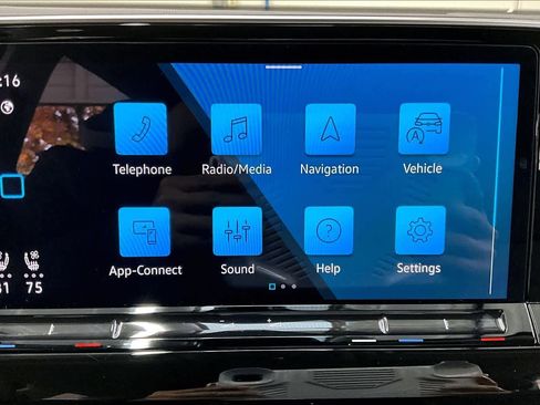 Used 2025 Volkswagen Atlas SE w/ Black Wheel Package image 36