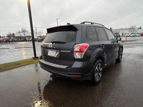 Used 2018 Subaru Forester 2.5i Premium image 4