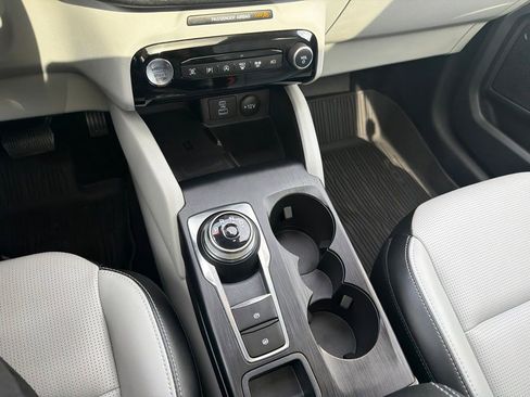 Used 2023 Ford Escape Platinum AWD/4WD image 17