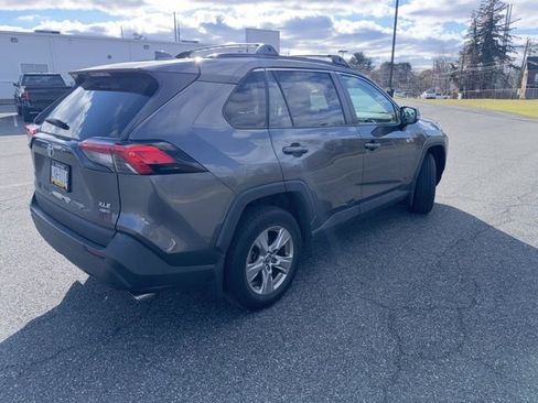 Used 2022 Toyota RAV4 XLE image 6