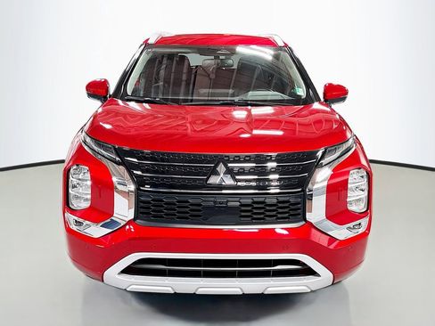 Used 2023 Mitsubishi Outlander SEL image 2