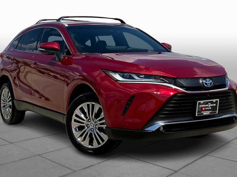 Used 2024 Toyota Venza Limited image 2