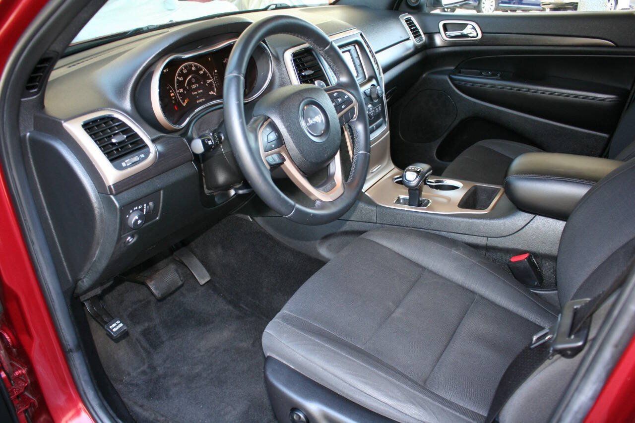 Used 2014 Jeep Grand Cherokee Laredo w/ Quick Order Package 23E AWD/4WD image 12