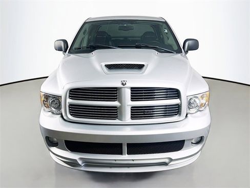 Used 2005 Dodge Ram 1500 Truck 2WD Quad Cab image 2