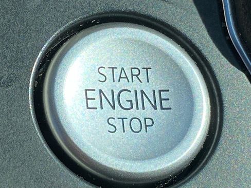 Used 2023 Volkswagen Atlas SE image 16