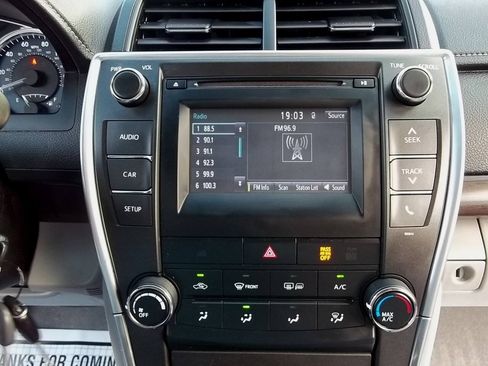 Used 2017 Toyota Camry LE FWD image 20