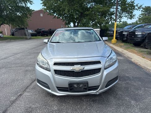 Used 2013 Chevrolet Malibu LT w/ Power Convenience Package FWD image 2