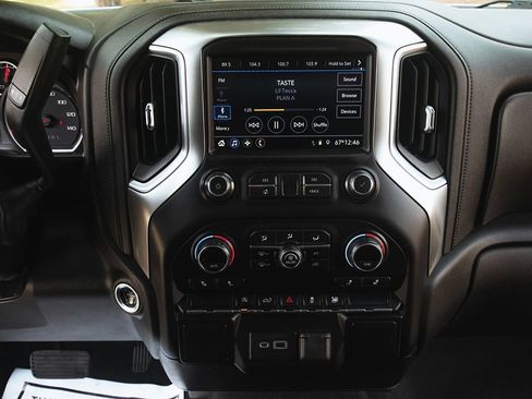 Used 2020 Chevrolet Silverado 1500 LT w/ All-Star Edition image 32