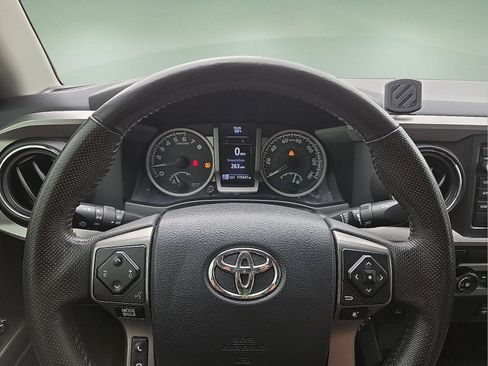 Used 2017 Toyota Tacoma 4x4 Double Cab image 24