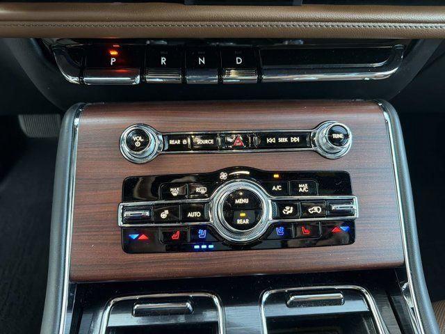 Used 2023 Lincoln Aviator Reserve w/ Equipment Group 201A RWD image 30