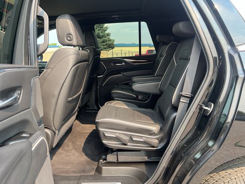 Used 2024 Cadillac Escalade Premium Luxury w/ Performance Package AWD/4WD image 10