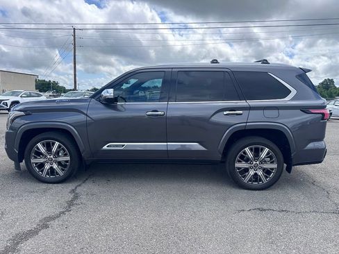 Used 2023 Toyota Sequoia Capstone AWD/4WD image 9