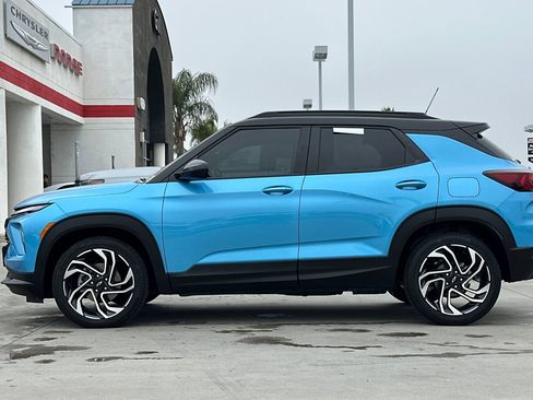 Used 2025 Chevrolet TrailBlazer RS w/ Driver Confidence Package image 3