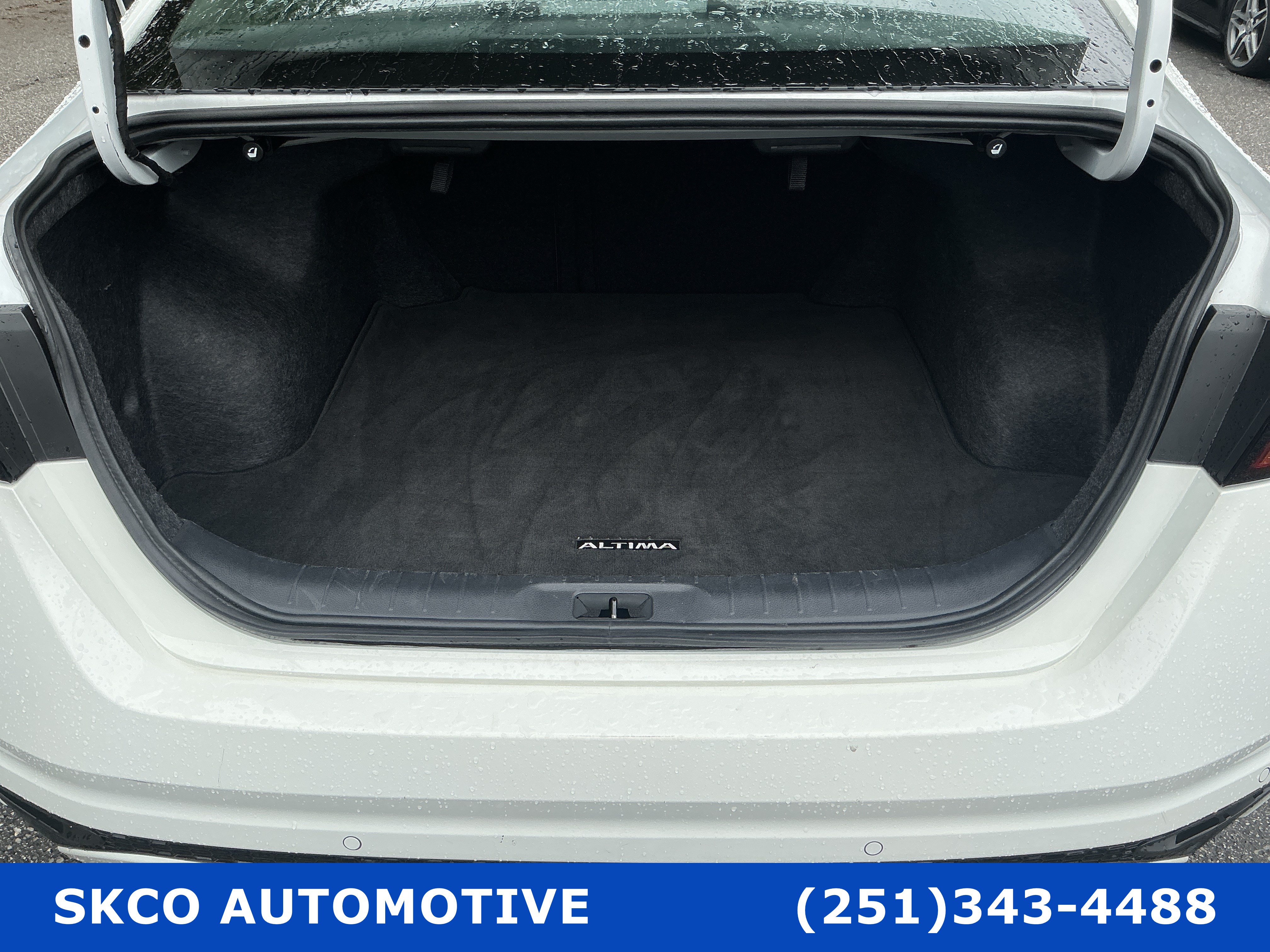 Used 2025 Nissan Altima 2.5 SV FWD image 21