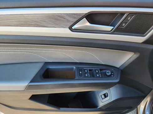 Used 2023 Volkswagen Atlas Cross Sport SE image 16