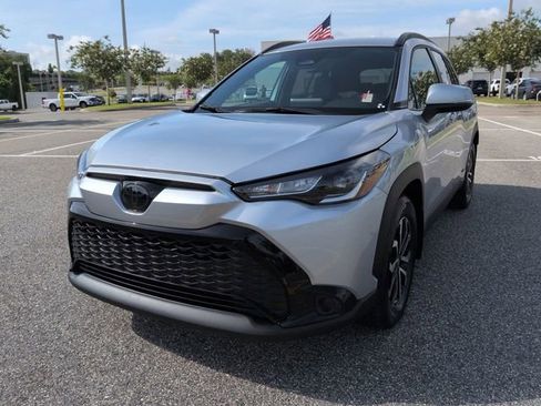 Used 2024 Toyota Corolla Cross AWD Hybrid image 8