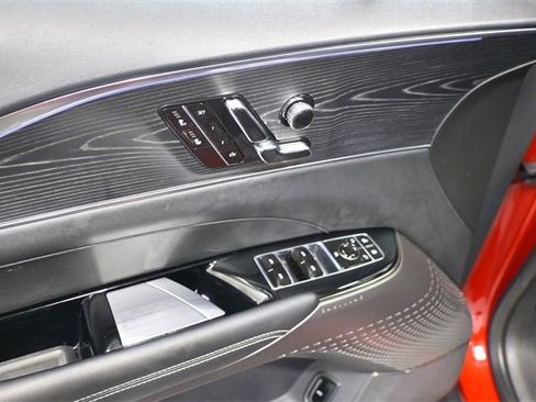 Used 2024 Cadillac Lyriq Sport image 17