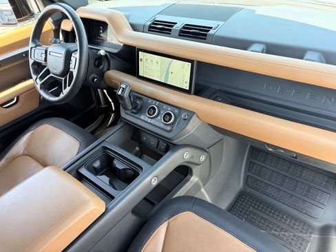 Used 2024 Land Rover Defender 110 X-Dynamic SE AWD/4WD image 21