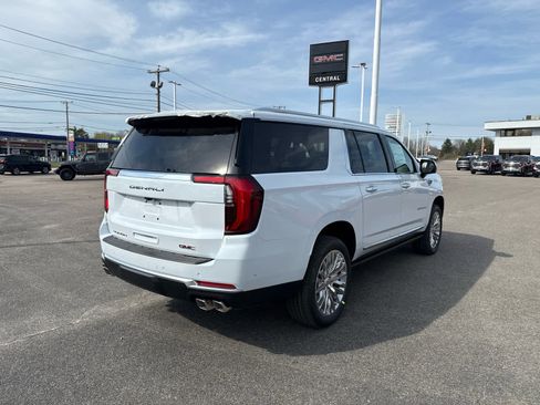 New 2026 GMC Yukon XL Denali w/ Sun & Power Step Package AWD/4WD image 5