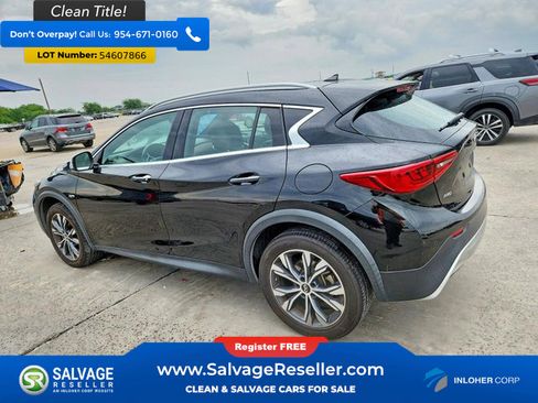 Used 2017 INFINITI QX30 Premium w/ Navigation Package AWD/4WD image 3
