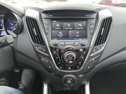 Used 2013 Hyundai Veloster Turbo image 13