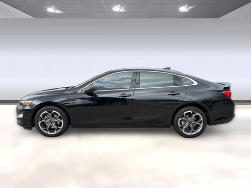 Used 2025 Chevrolet Malibu RS FWD image 2