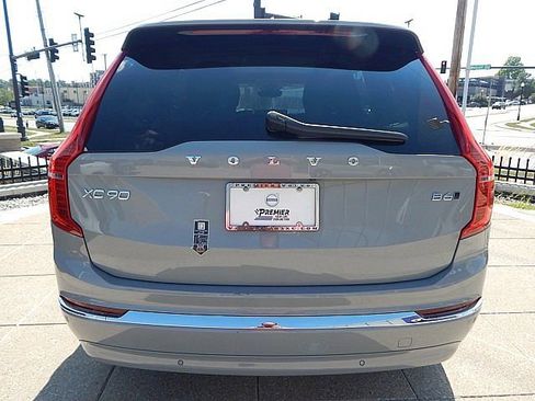 Certified 2025 Volvo XC90 B6 Plus image 7