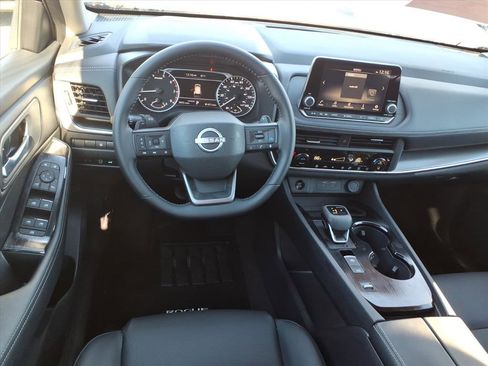 Certified 2025 Nissan Rogue SV w/ SV Premium Package image 8