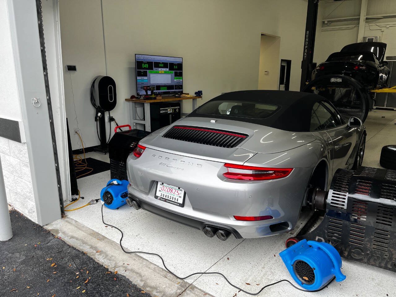Used 2017 Porsche 911 Carrera image 95
