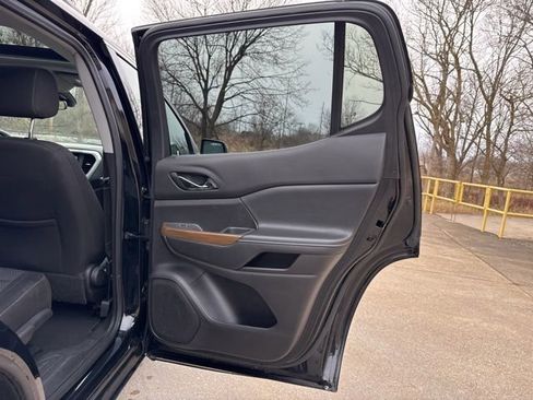 Used 2021 GMC Acadia SLE w/ Driver Convenience Package image 20