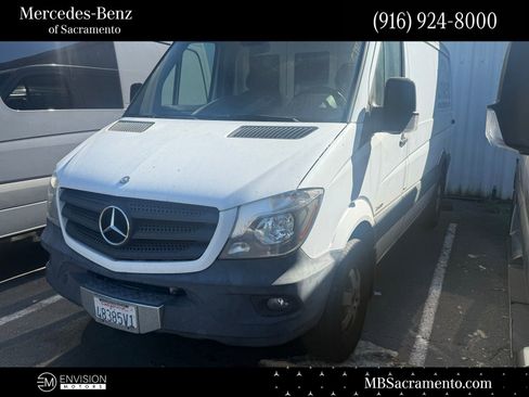 Used 2015 Mercedes-Benz Sprinter 2500 image 1