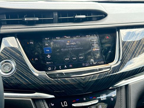 Used 2024 Cadillac XT6 Premium Luxury FWD image 33