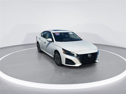 Used 2023 Nissan Altima 2.5 SV w/ SV Premium Package