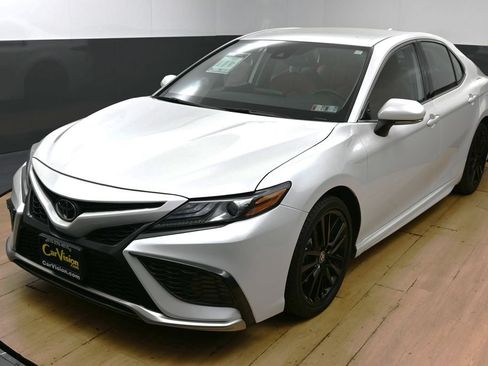 Used 2024 Toyota Camry XSE FWD image 11