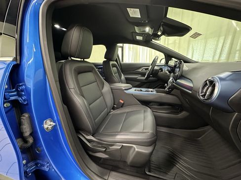 Certified 2024 Chevrolet Equinox EV LT FWD image 15
