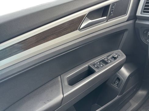 Used 2019 Volkswagen Atlas SE AWD/4WD image 17
