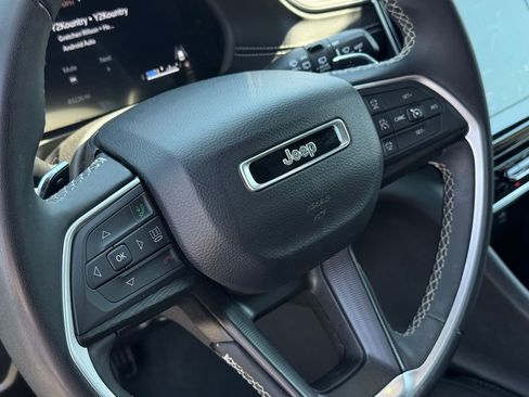 Used 2024 Jeep Grand Cherokee L Laredo RWD image 16