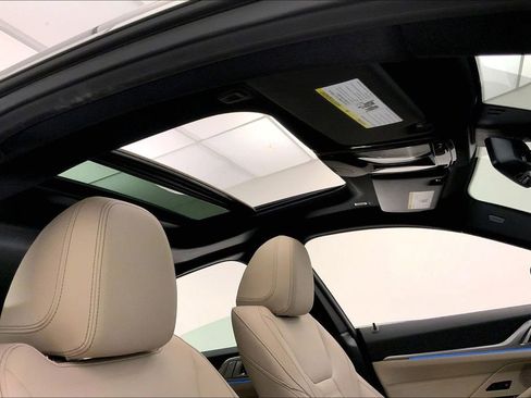Certified 2023 BMW i4 eDrive40 w/ M Sport Package RWD image 25