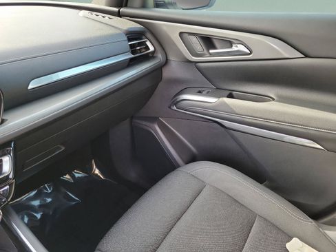 Used 2024 Chevrolet Traverse LT FWD image 12